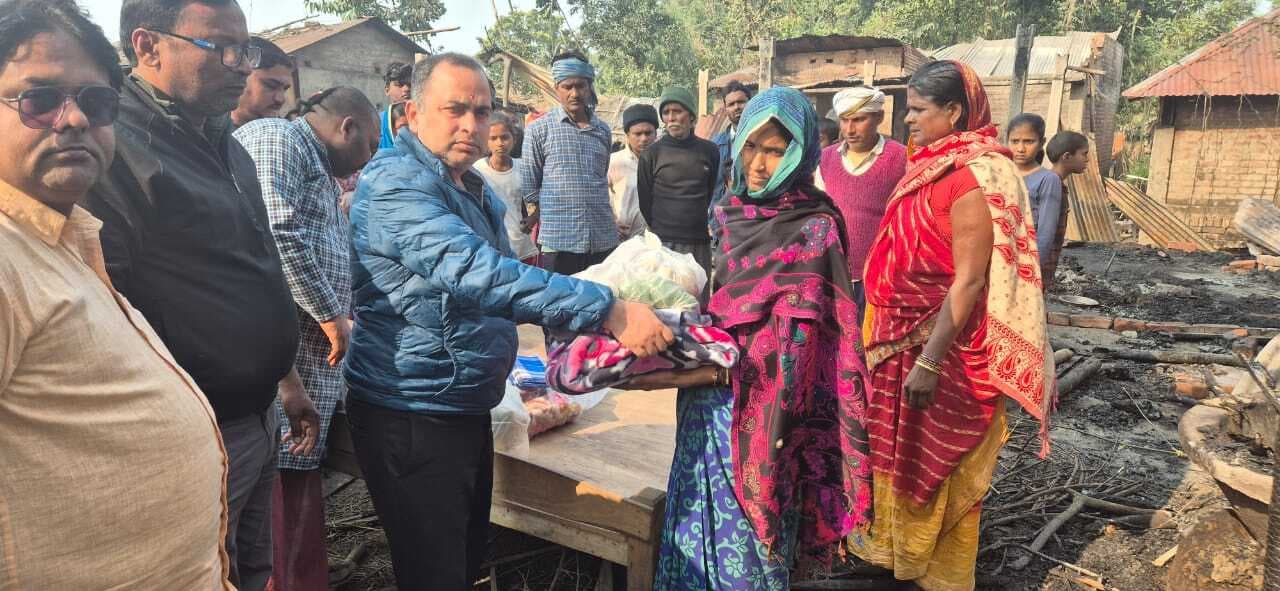 अगलगी में छह घर जले, 10 लाख की संपत्ति का नुकसान