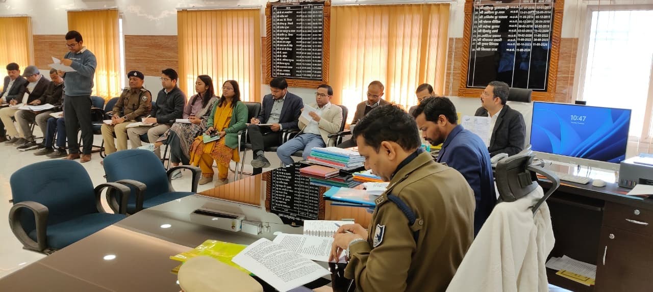 परीक्षा केंद्रों की प्रभावी मॉनिटरिंग करें सुनिश्चित : डीएम