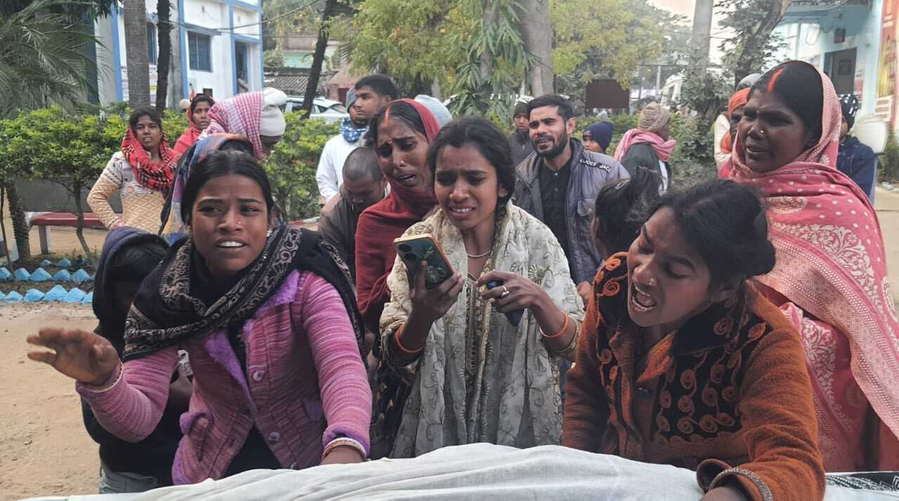 मीना बाजार घूमने आ रही महिला की सड़क दुर्घटना में मौत, भगीना घायल