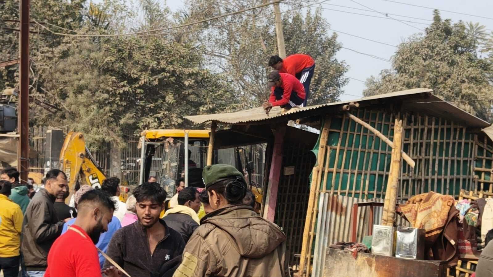 मगरदहीघाट, मथुरापुर घाट व बाइपास सड़क से हटा अतिक्रमण