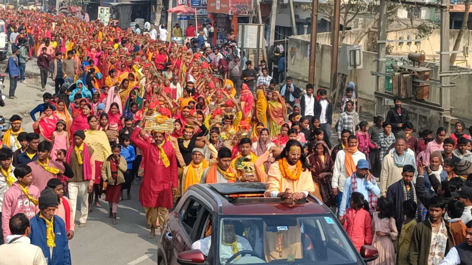 नौ दिवसीय श्रीमद् भागवत कथा को लेकर निकली कलश शोभा यात्रा