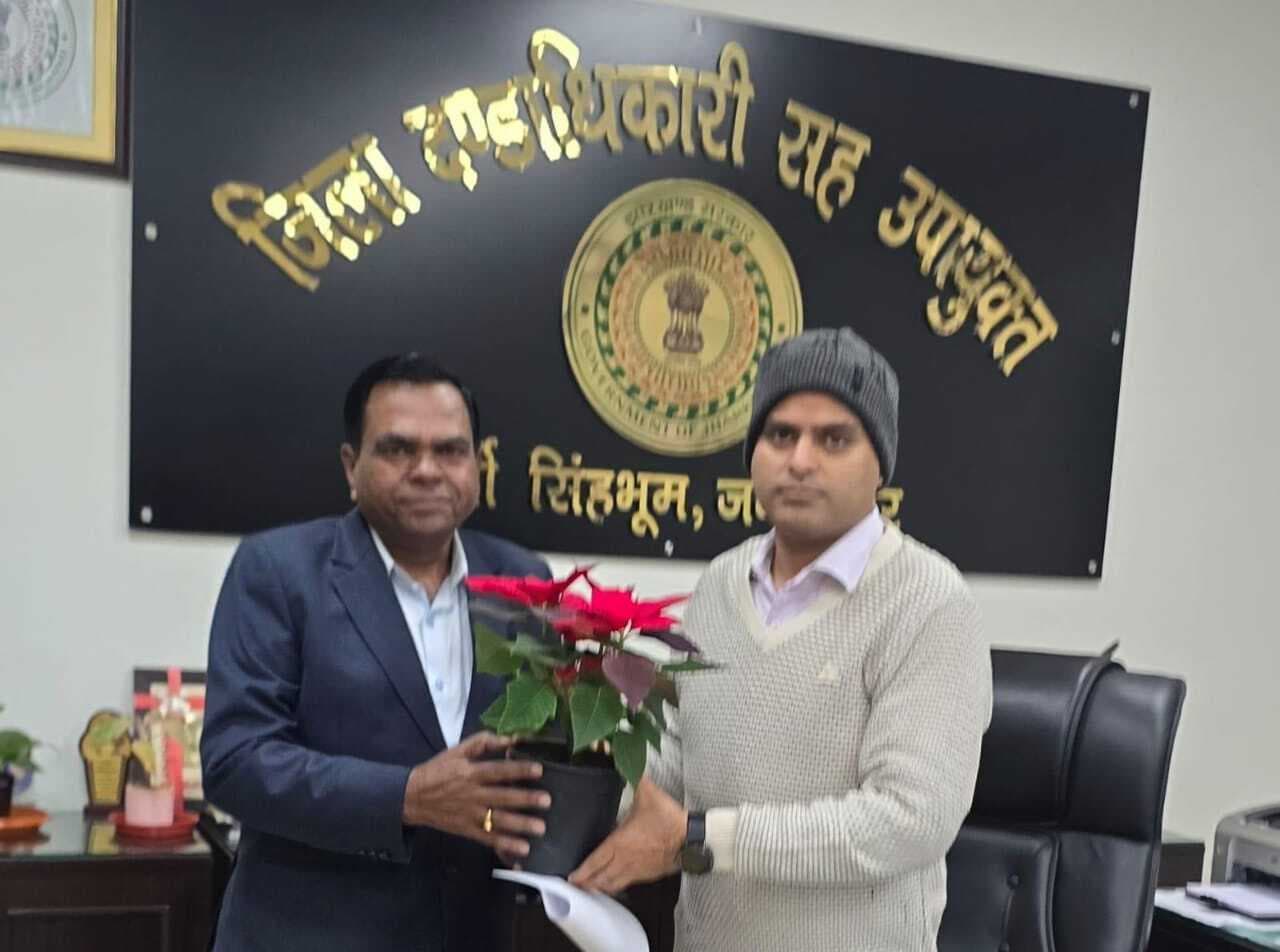 East Singhbhum News : क्षतिग्रस्त चहारदीवारी के जीर्णोद्धार की मांग