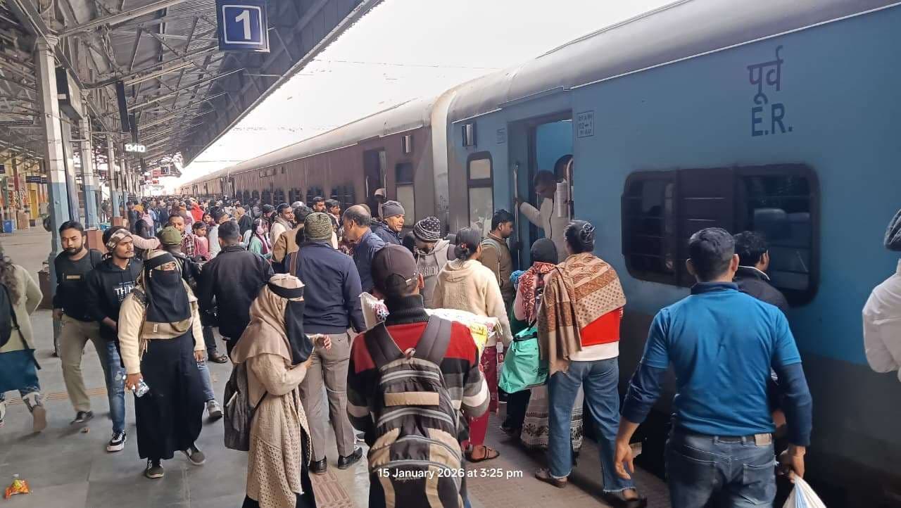 5:30 घंटे अनिश्चित विलंब से पहुंची अमरनाथ एक्सप्रेस