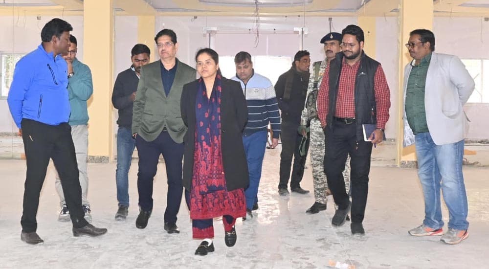 समय पर पूरा करें पुस्तकालय भवन निर्माण कार्य : डीसी