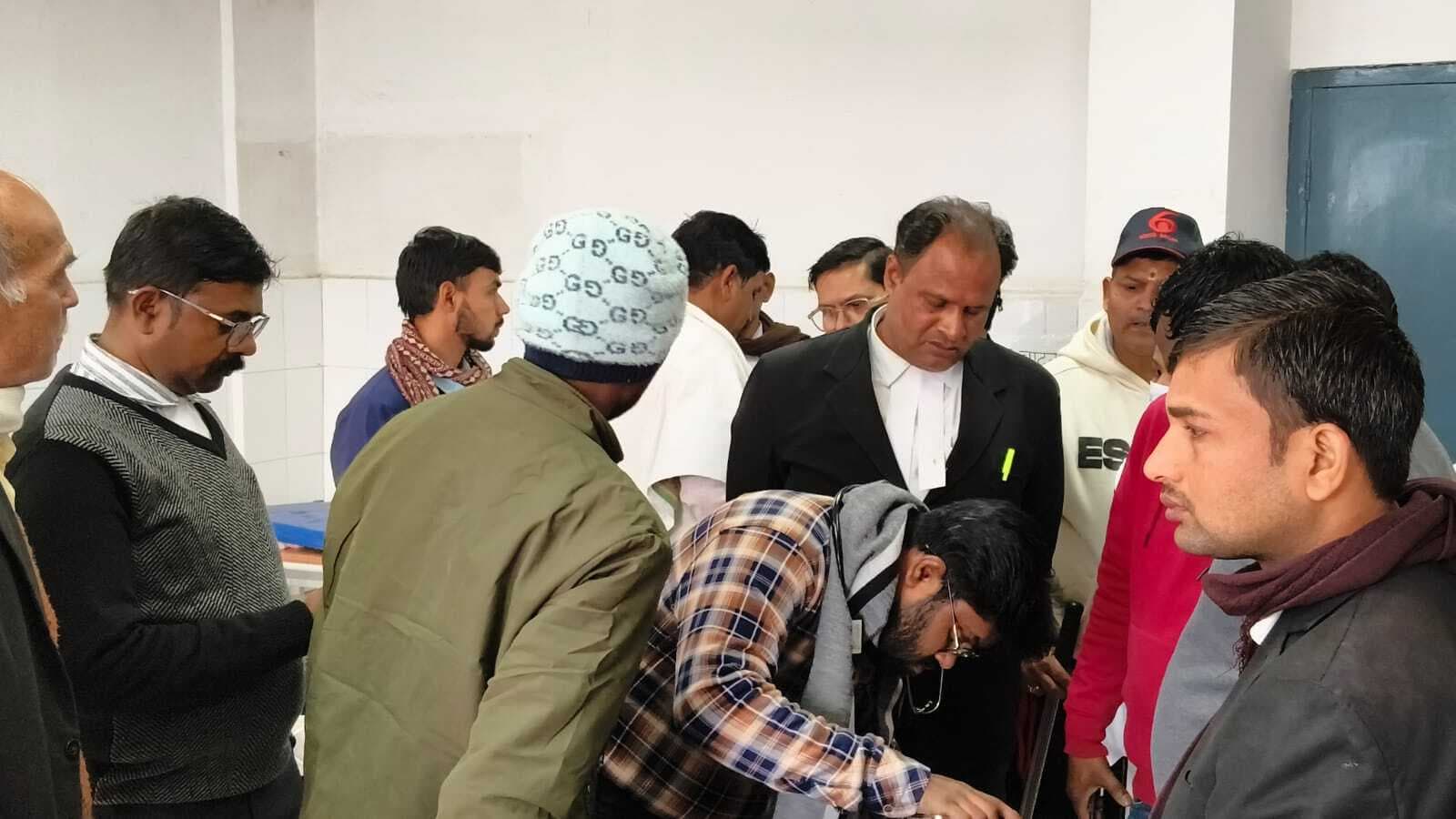 भभुआ सिविल कोर्ट में वरिष्ठ अधिवक्ता की कुर्सी पर बैठे-बैठे मौत