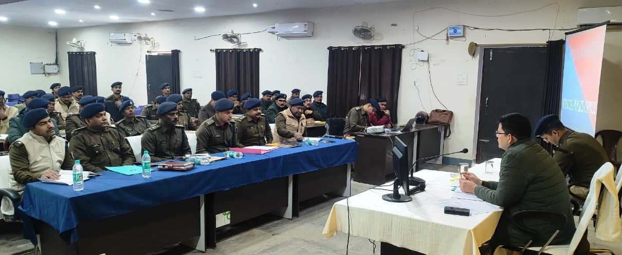 आपराधियों के विरुद्ध करें सख्त कार्रवाई, लंबित कांडों का करें निष्पादन : एसपी