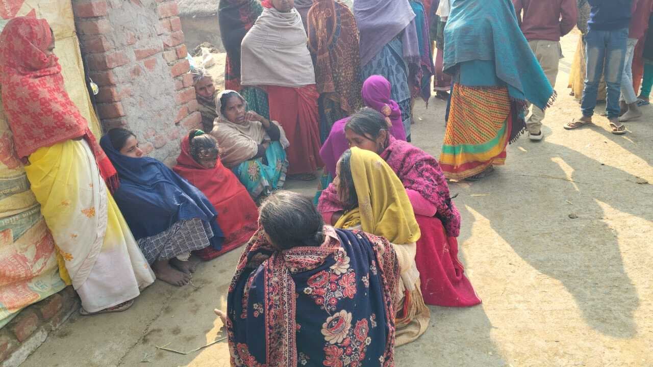 कुट्टी के ढेर से अधेड़ का शव बरामद