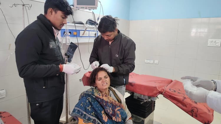 आपसी विवाद में दो पक्षों के बीच मारपीट, बुजुर्ग समेत तीन जख्मी