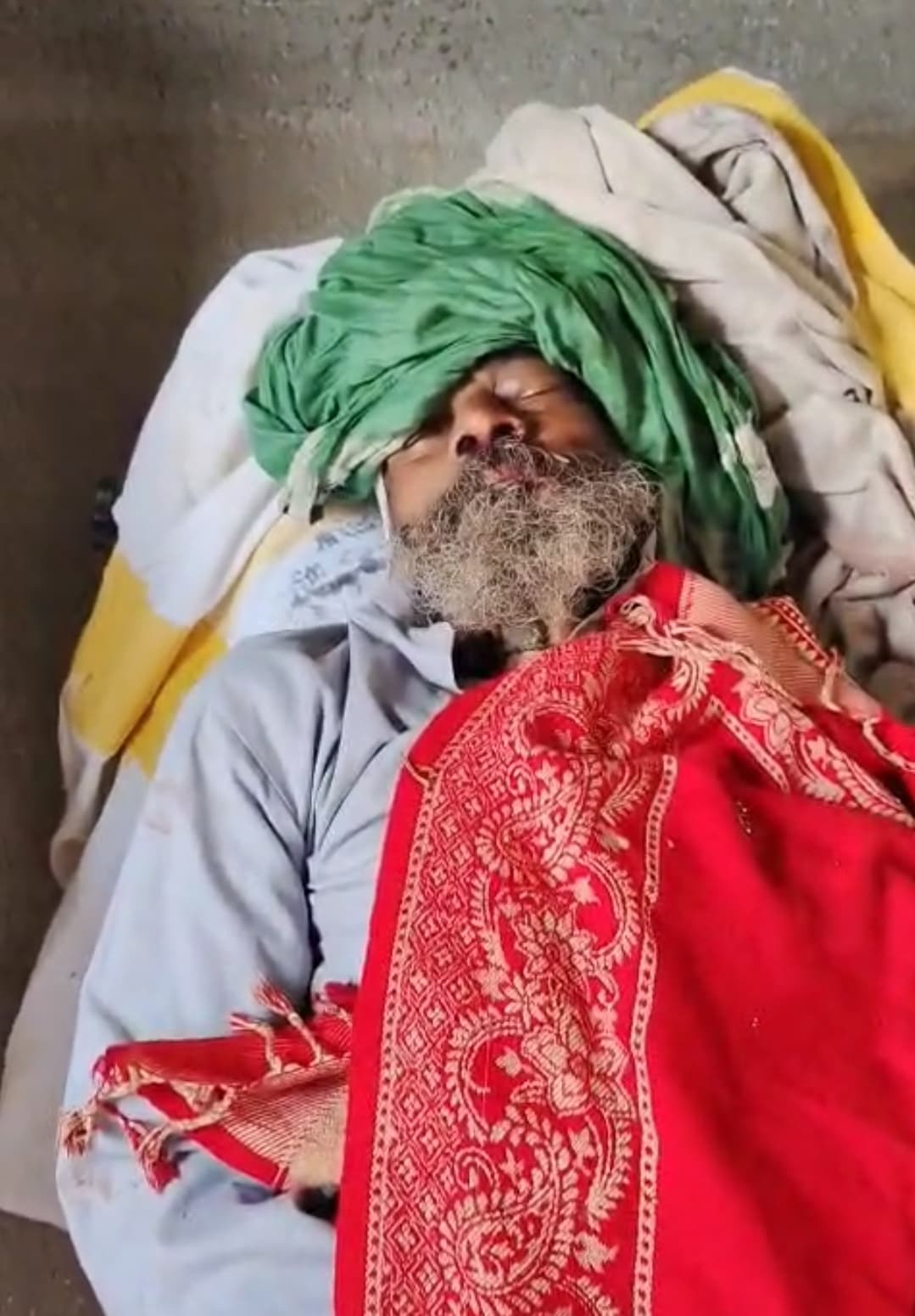 तेज रफ्तार बाइक की ठोकर से वृद्ध घायल, हालत गंभीर