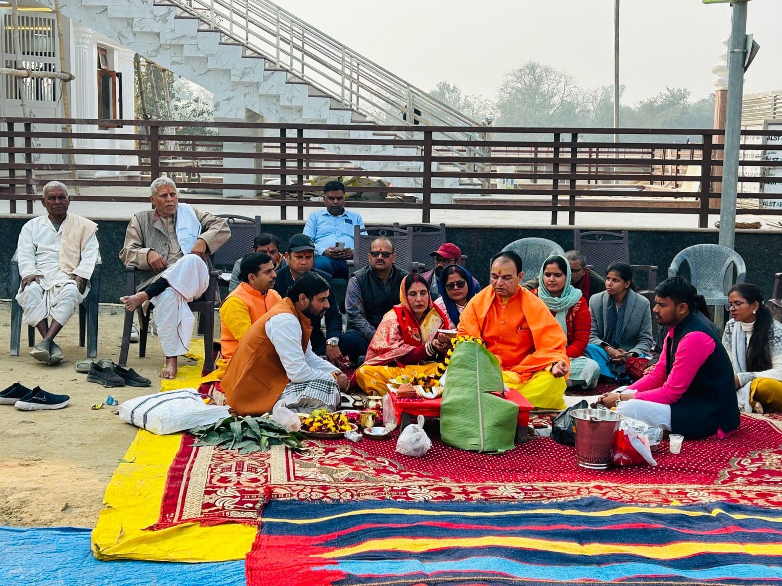 श्री लक्ष्मीनारायण महायज्ञ का ध्वज स्थापना और भूमिपूजन के साथ प्रथम चरण संपन्न