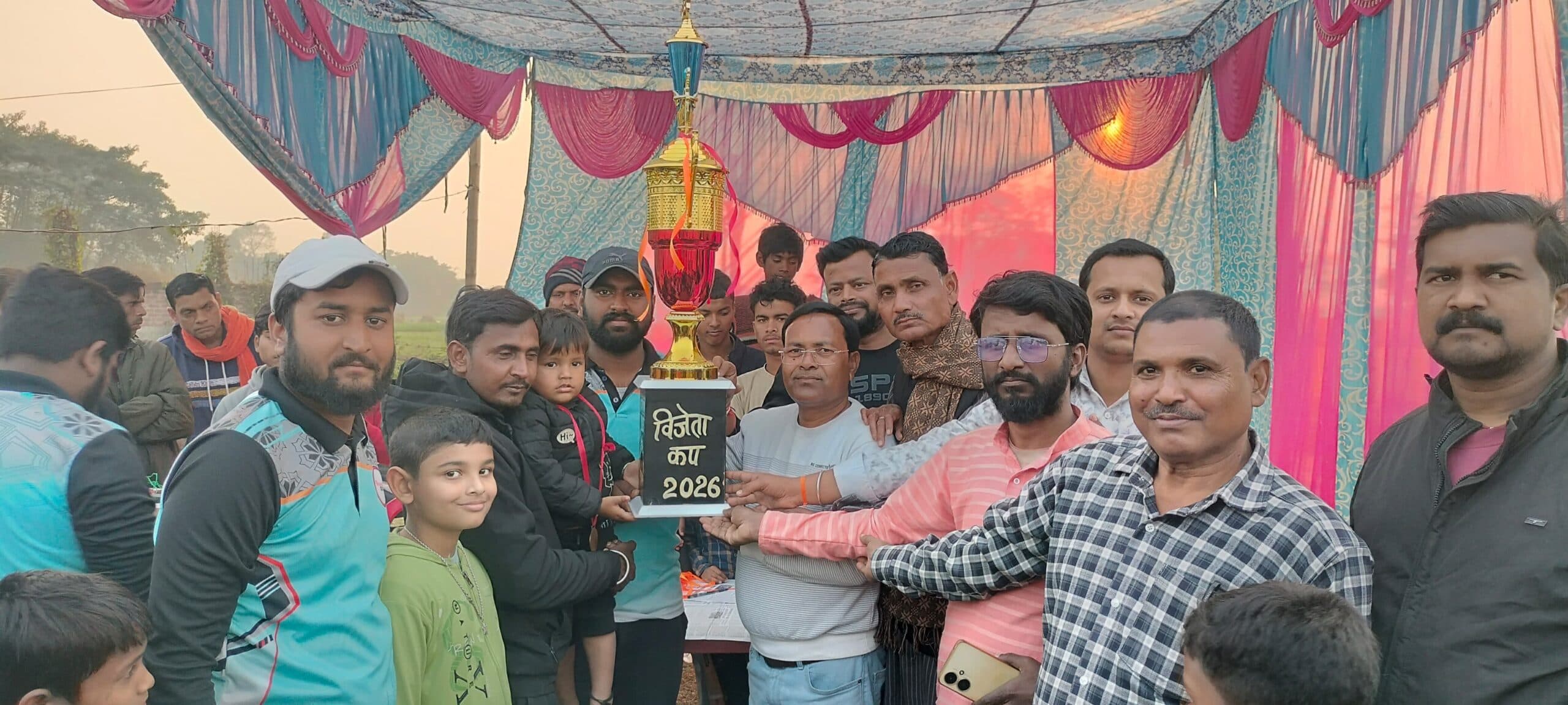 क्रिकेट टूर्नामेंट के फाइनल में छातापुर ने डहरिया को हराया