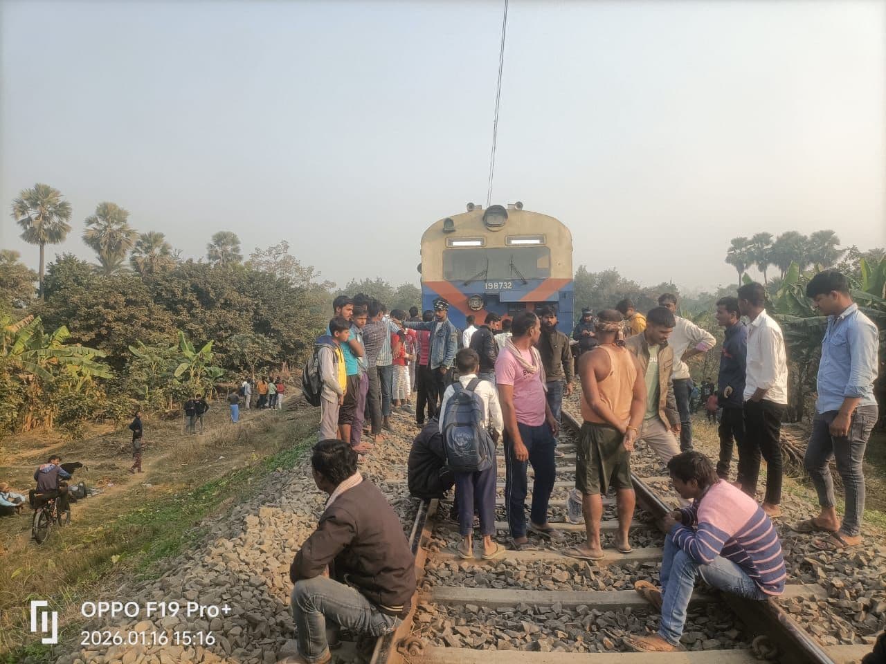 बीच रास्ते में ही समस्तीपुर-सहरसा पैसेंजर का एक्सल हुआ लॉक