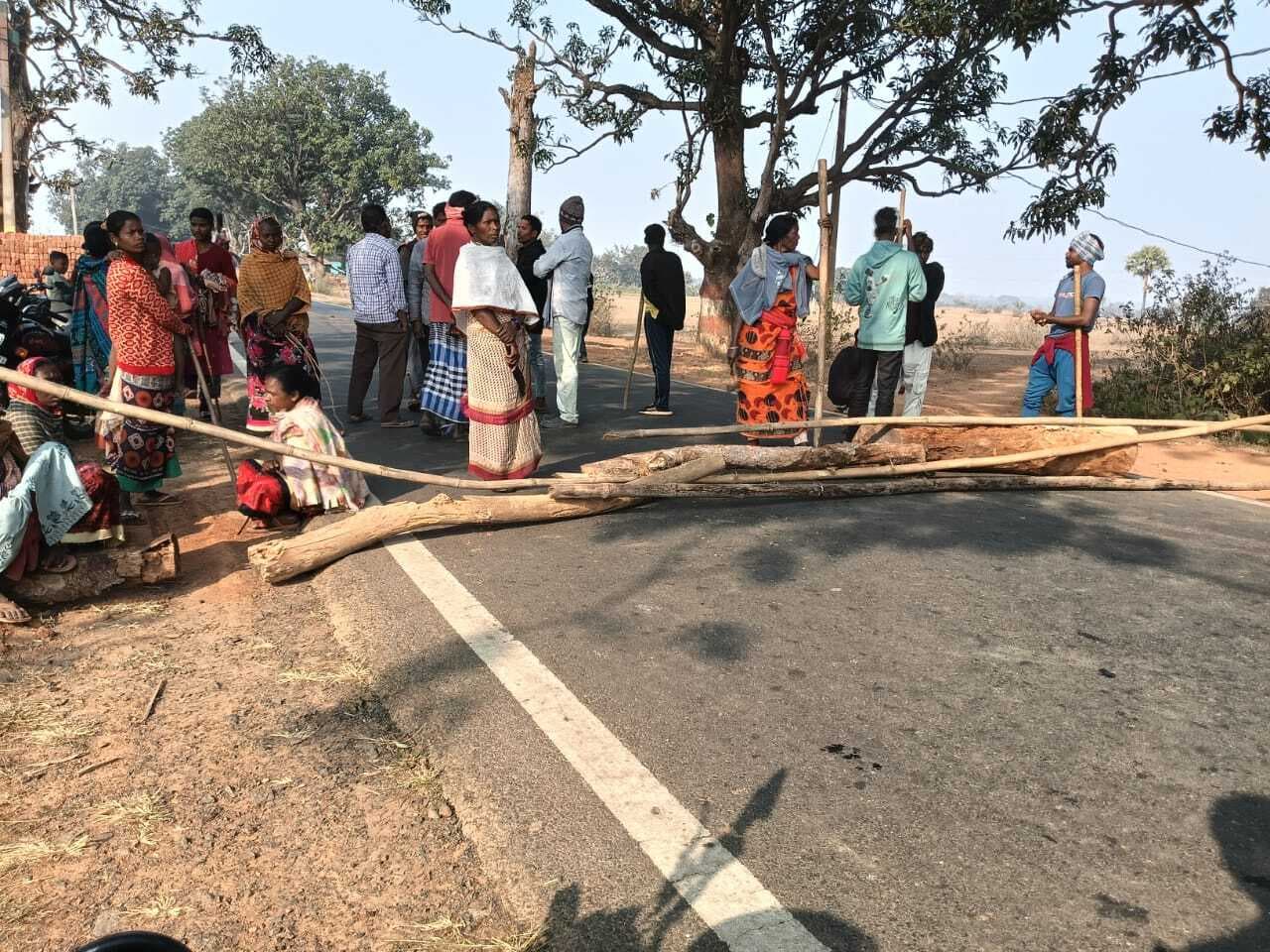 किशोर की हत्या से भड़के ग्रामीण, रामगढ़–दुमका मार्ग किया जाम