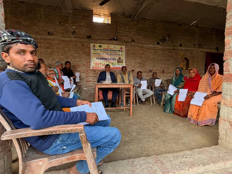 सब्जी उत्पादक किसानों को सहकारी समिति का बनाया गया सदस्य