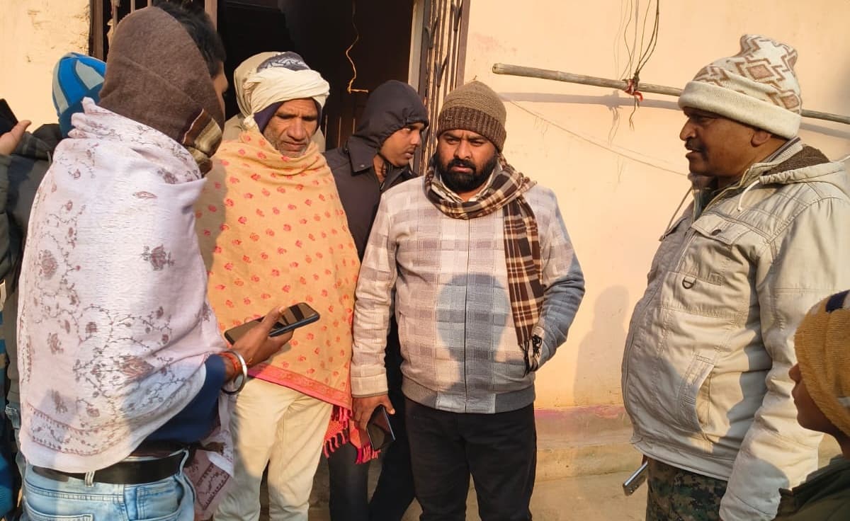 Giridih News :घर का ताला तोड़ नगदी व जेवरात की चोरी