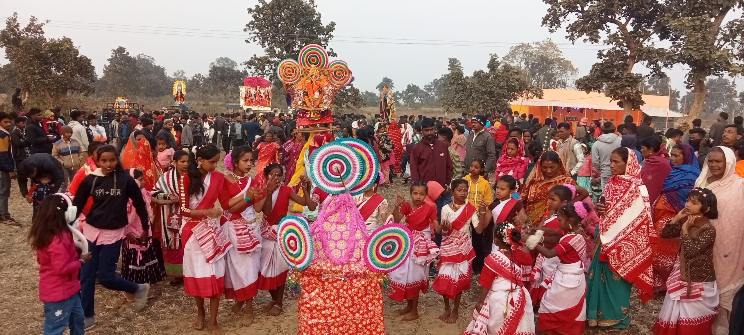 East Singhbhum News : लच्छीपुर गांव की टुसू प्रतिमा प्रथम, तीन हजार नकद मिला