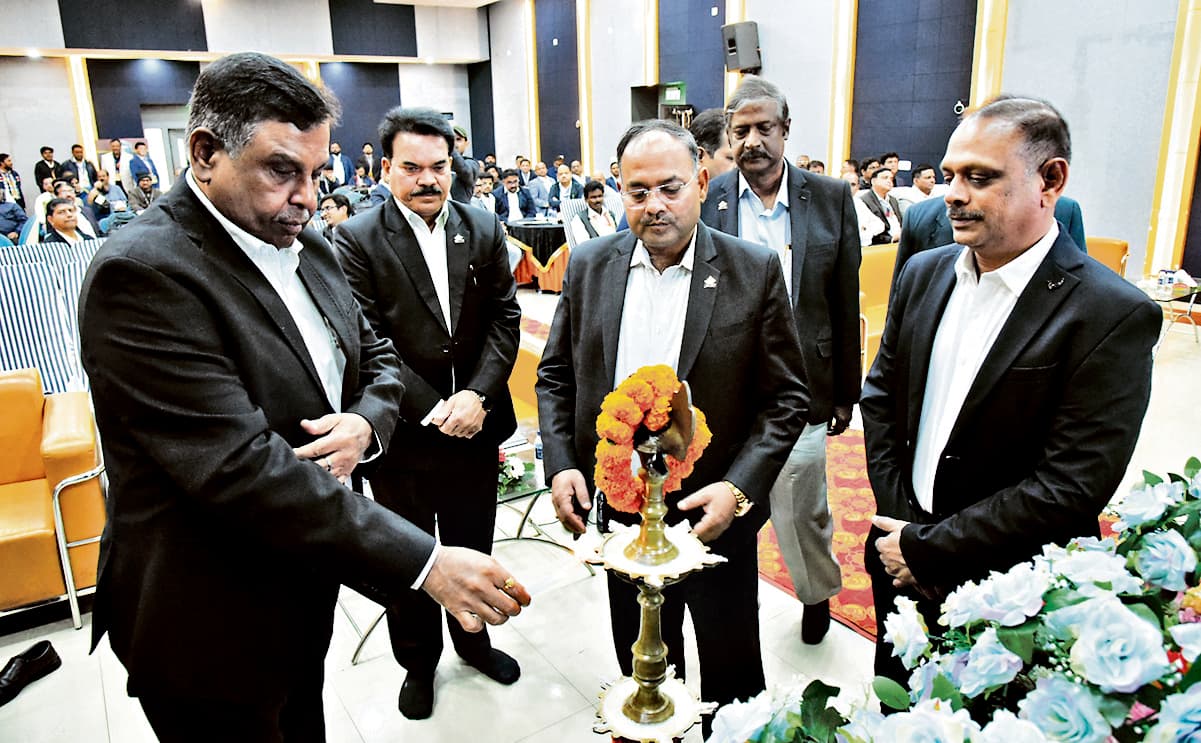 Rourkela News: सुरक्षा परम धर्म है, इसका स्थान लाभ और उत्पादन से पहले : आलोक वर्मा