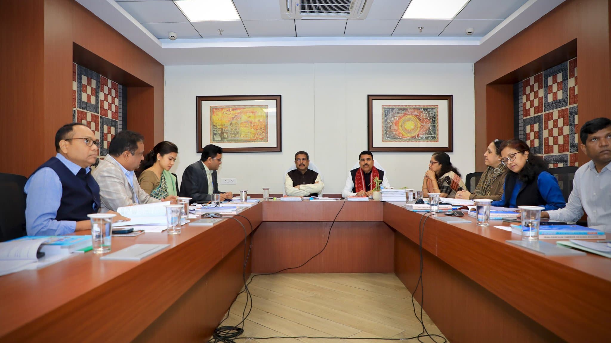 Bhubaneswar News: नयी पाठ्य पुस्तकें राष्ट्रीय शिक्षा नीति के अनुसार तैयार की जायेंगी : धर्मेंद्र प्रधान