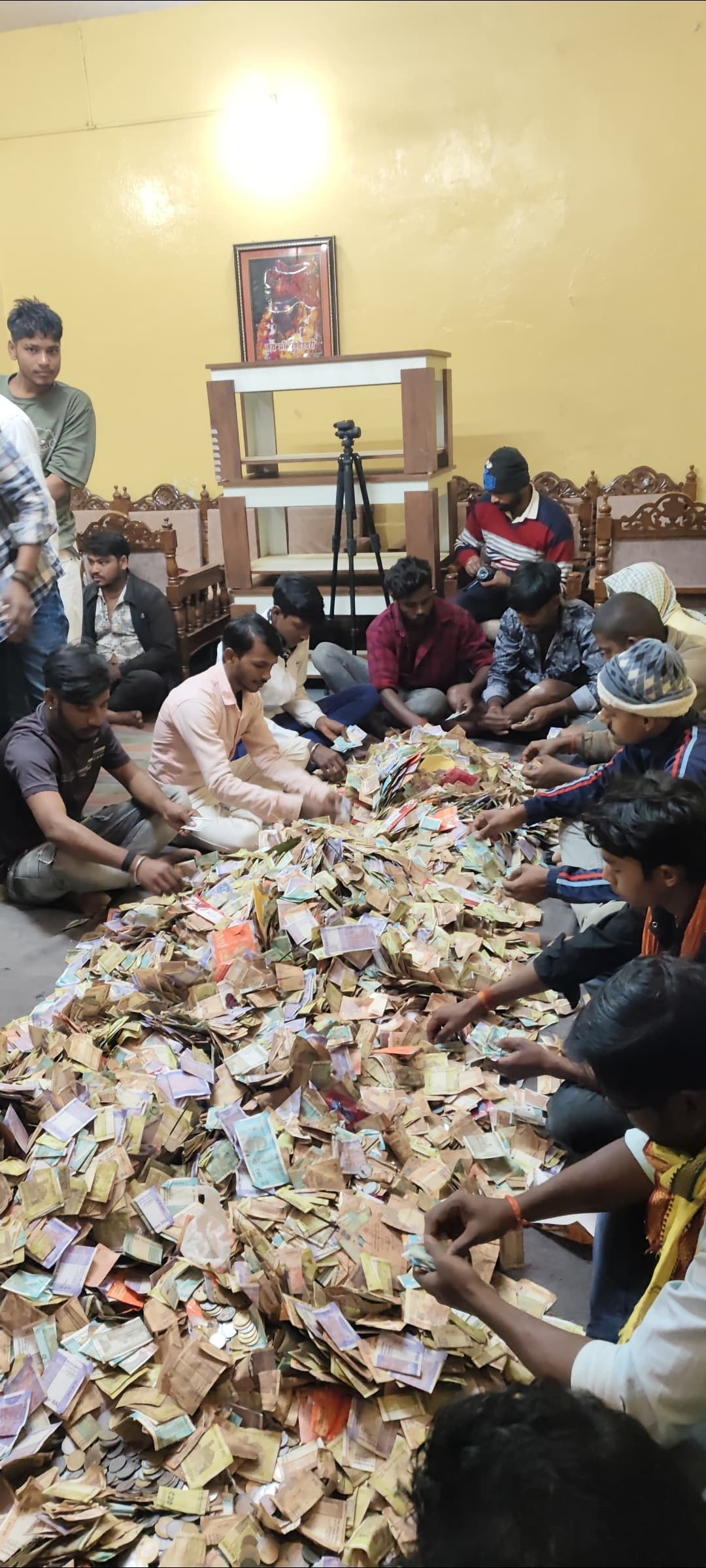 मुंडेश्वरी दानपेटी से प्राप्त हुए 17 लाख दो हजार 830 रुपये