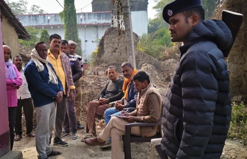 धवपोखर में दीवार तोड़कर लाखों की चोरी