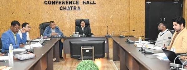 डीसी के साथ बैठक, राजस्व संबंधी कार्यों की समीक्षा