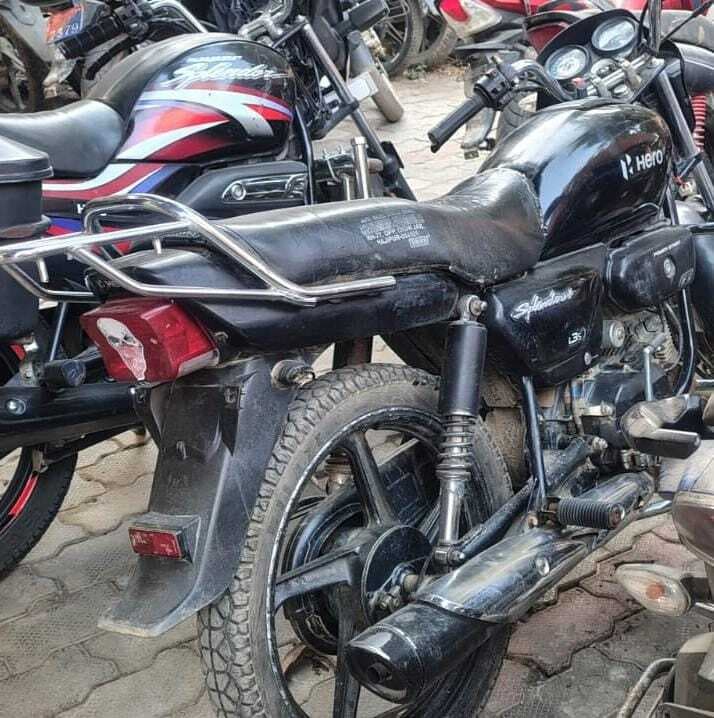 पटना से चोरी मोटरसाइकिल को पुलिस ने किया बरामद, चोर फरार