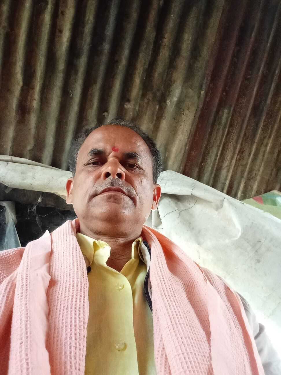 गंदगी व अतिक्रमण की चपेट में गांव के तालाब-पोखर