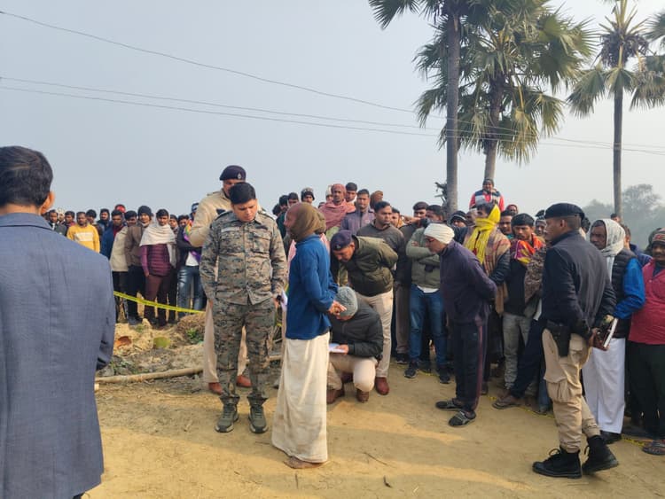 अकबरपुर में अंगों को कुचल कर व्यक्ति की निर्मम हत्या, आंखें फोड़ीं