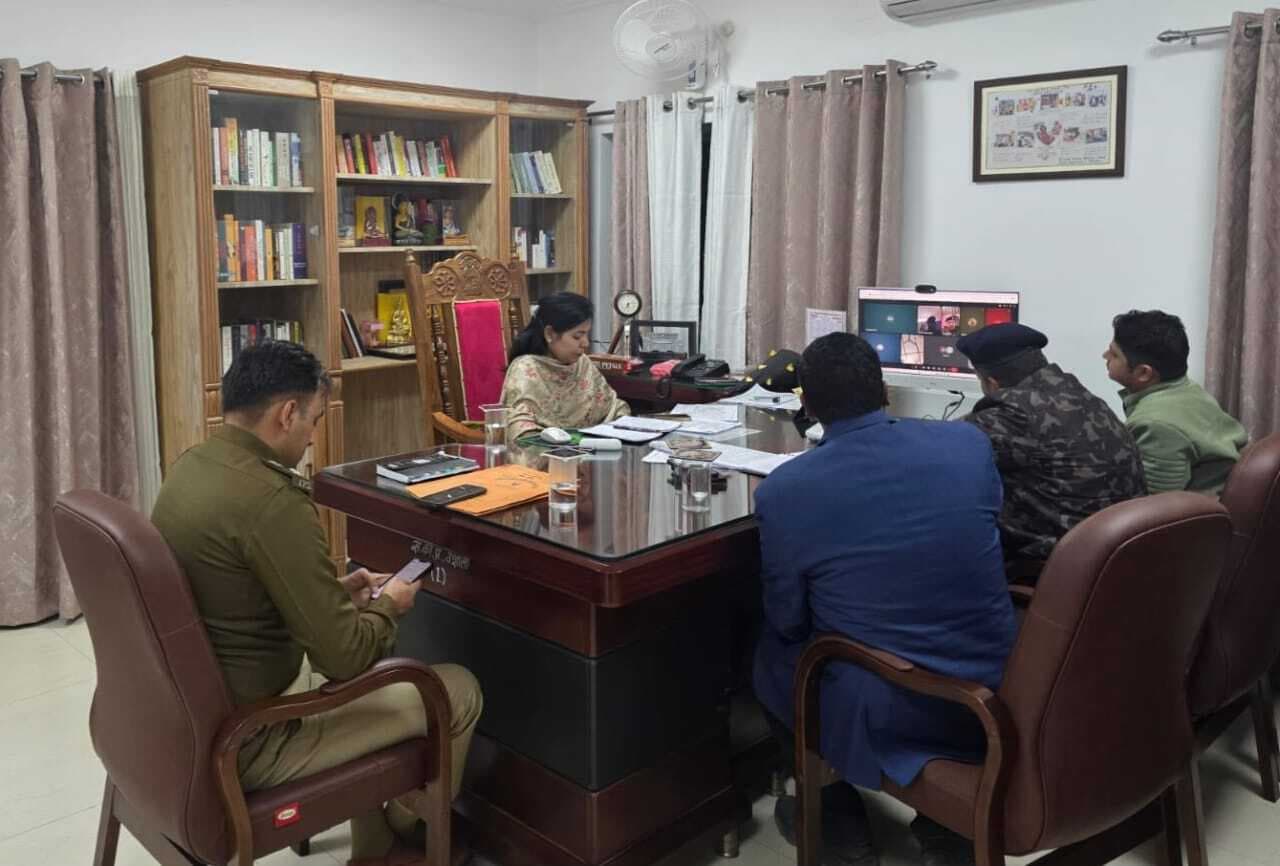 hajipur news. सरस्वती पूजा के लिए लाइसेंस लें समितियां : डीएम