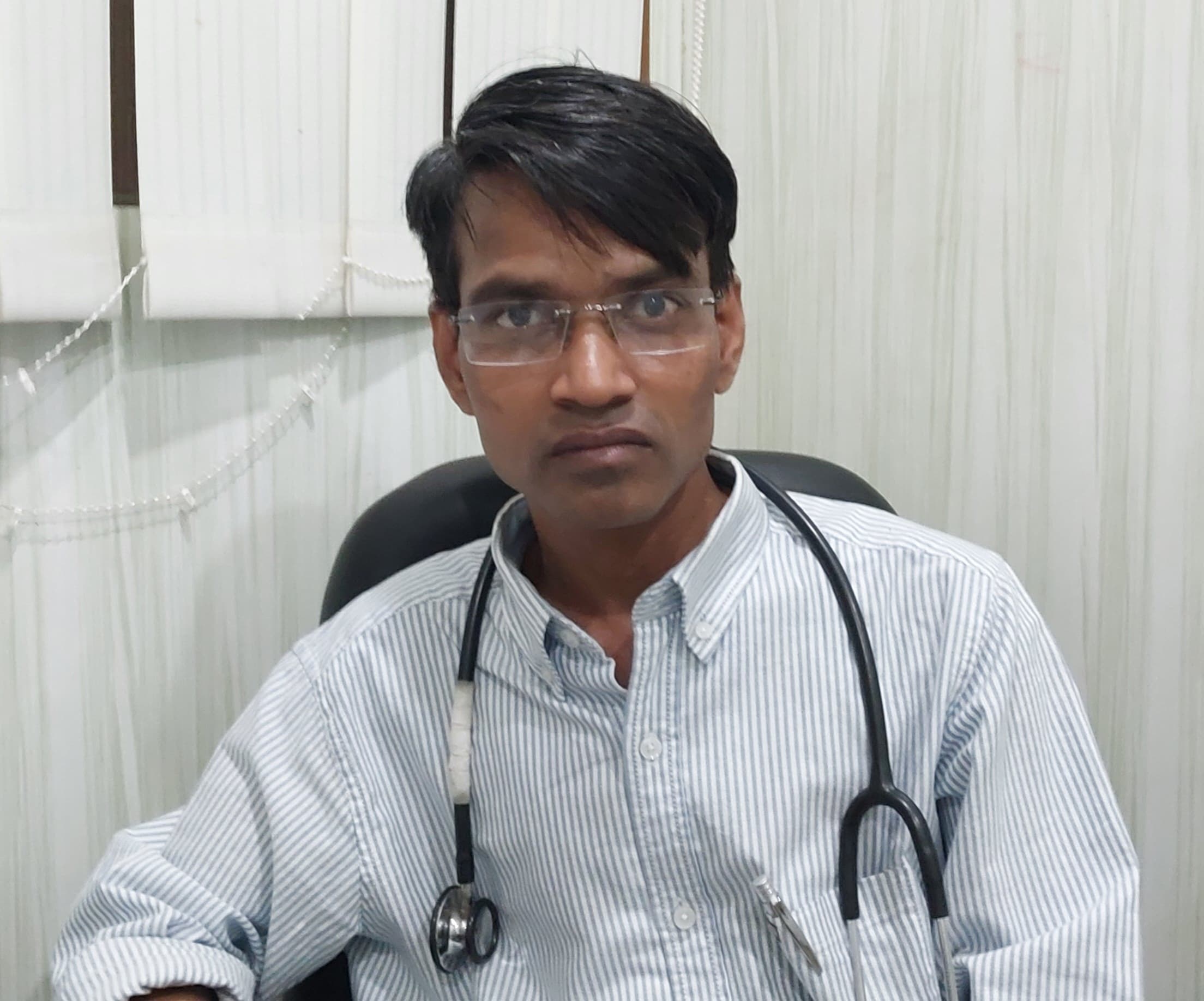 मौसम के बदलते मिजाज में बरतें सतर्कता, ठंड को लेकर अभी न करें लापरवाही