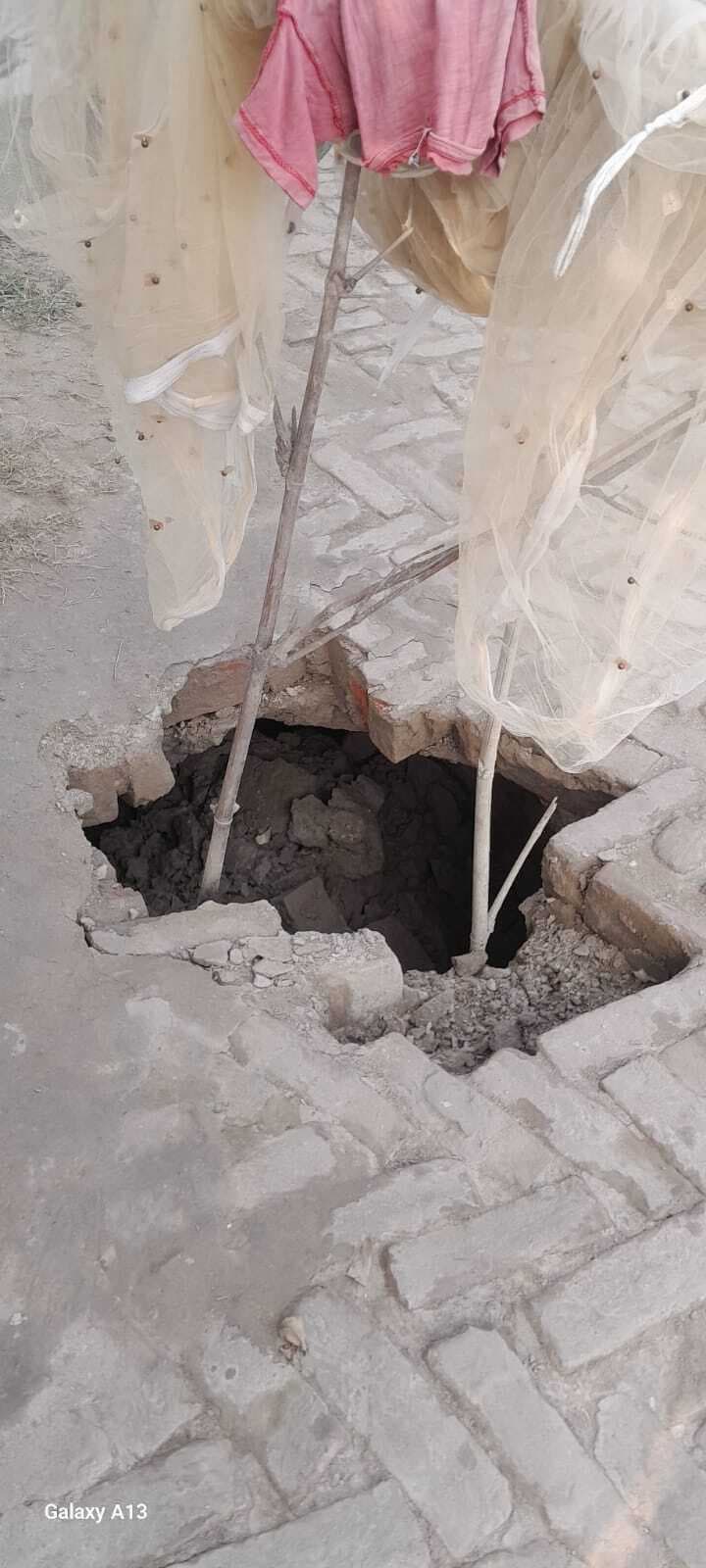 शिकायत के बावजूद सड़क की मरम्मत नहीं