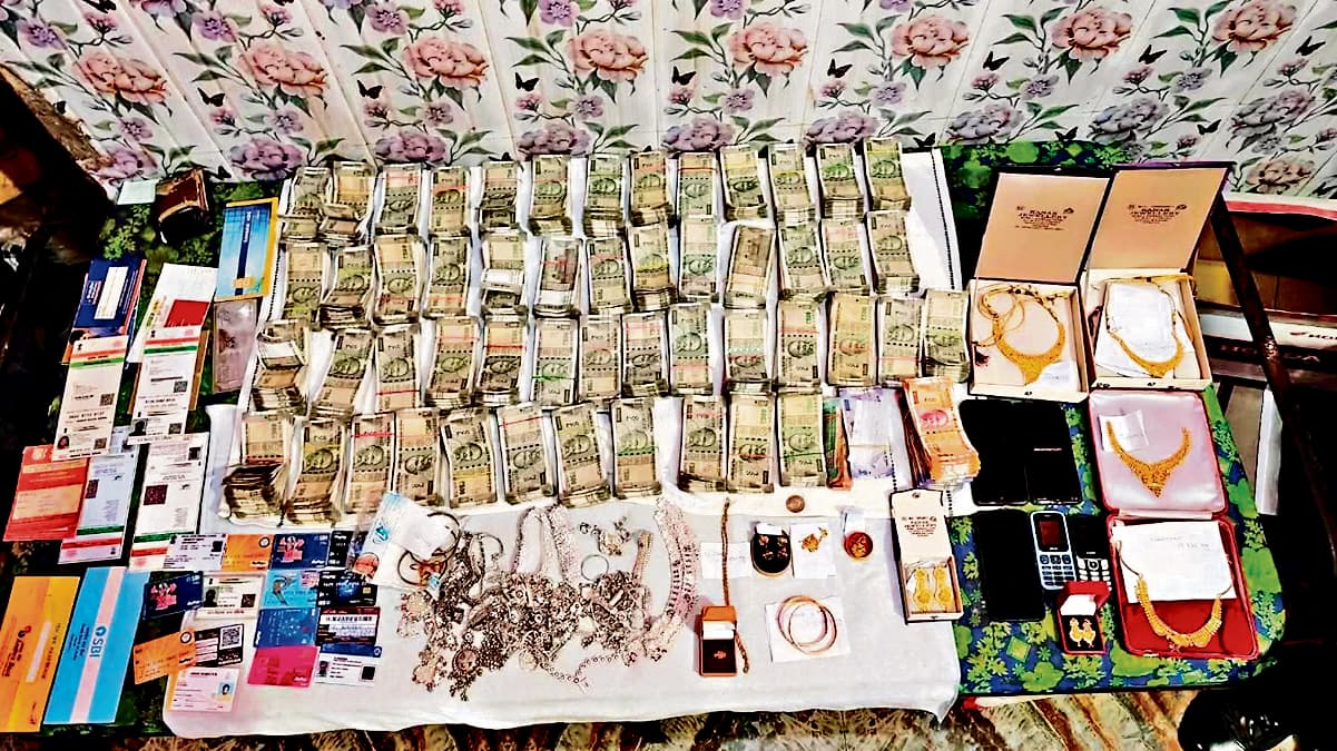 Rourkela News: क्योंझर पुलिस ने मवेशी तस्करों के खिलाफ की कार्रवाई, नौ हिरासत में, एक करोड़ से अधिक की संपत्ति बरामद