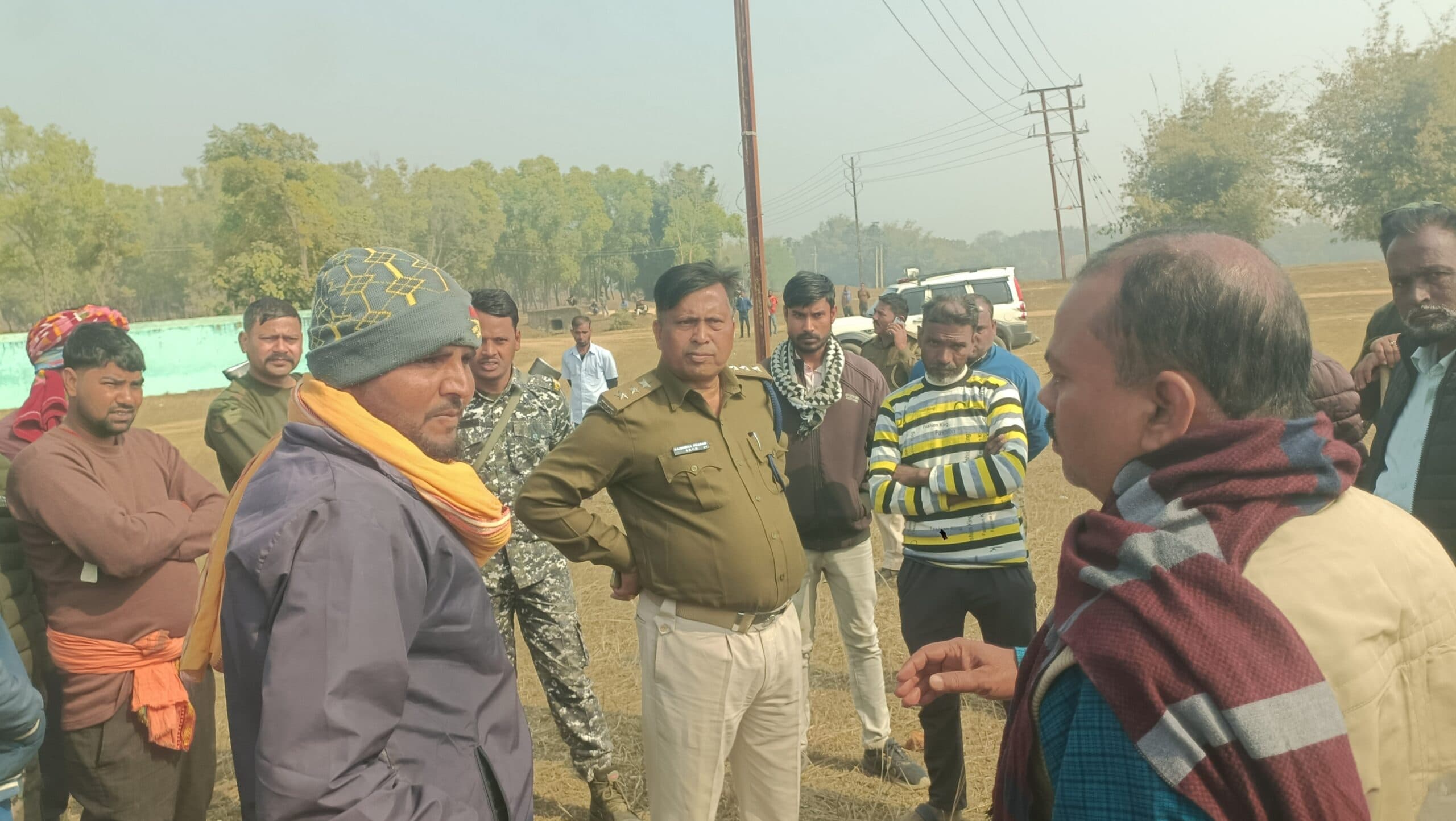 Giridih News :नाले में मिट्टी डालने के सवाल पर दो पक्ष भिड़े, दो घायल