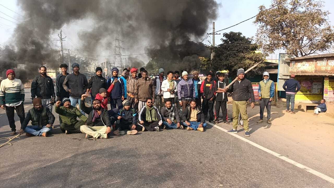 Chaibasa News : सड़कों पर सन्नाटा, हाट-बाजार रहे वीरान