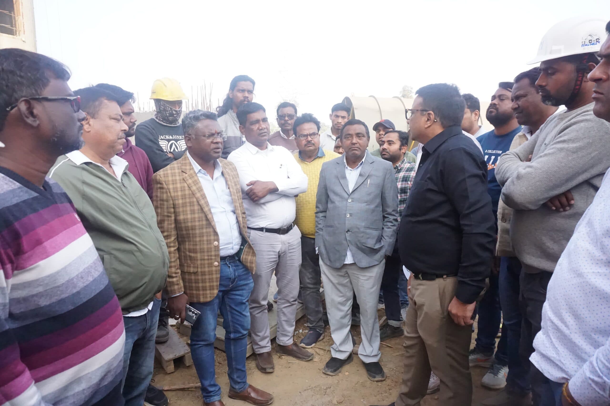 East Singhbhum News : सुरक्षा मानकों का पालन नहीं करने से हुई दुर्घटना :सोमेश सोरेन