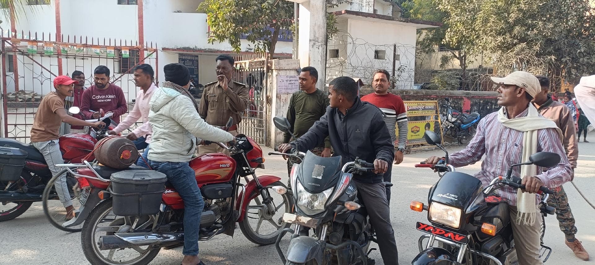 वाहन जांच अभियान में कई चालकों का कटा चालान