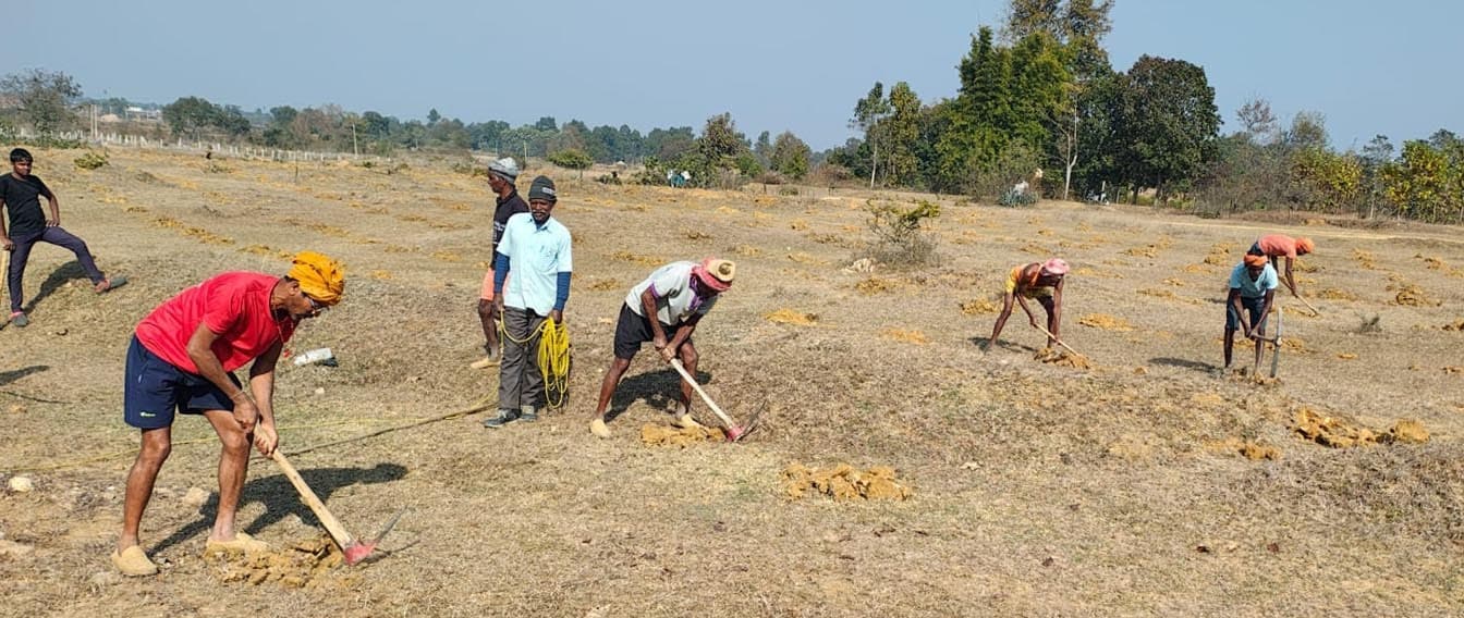 गिद्धौर के वनक्षेत्रों में पिट की खुदाई जोरों पर