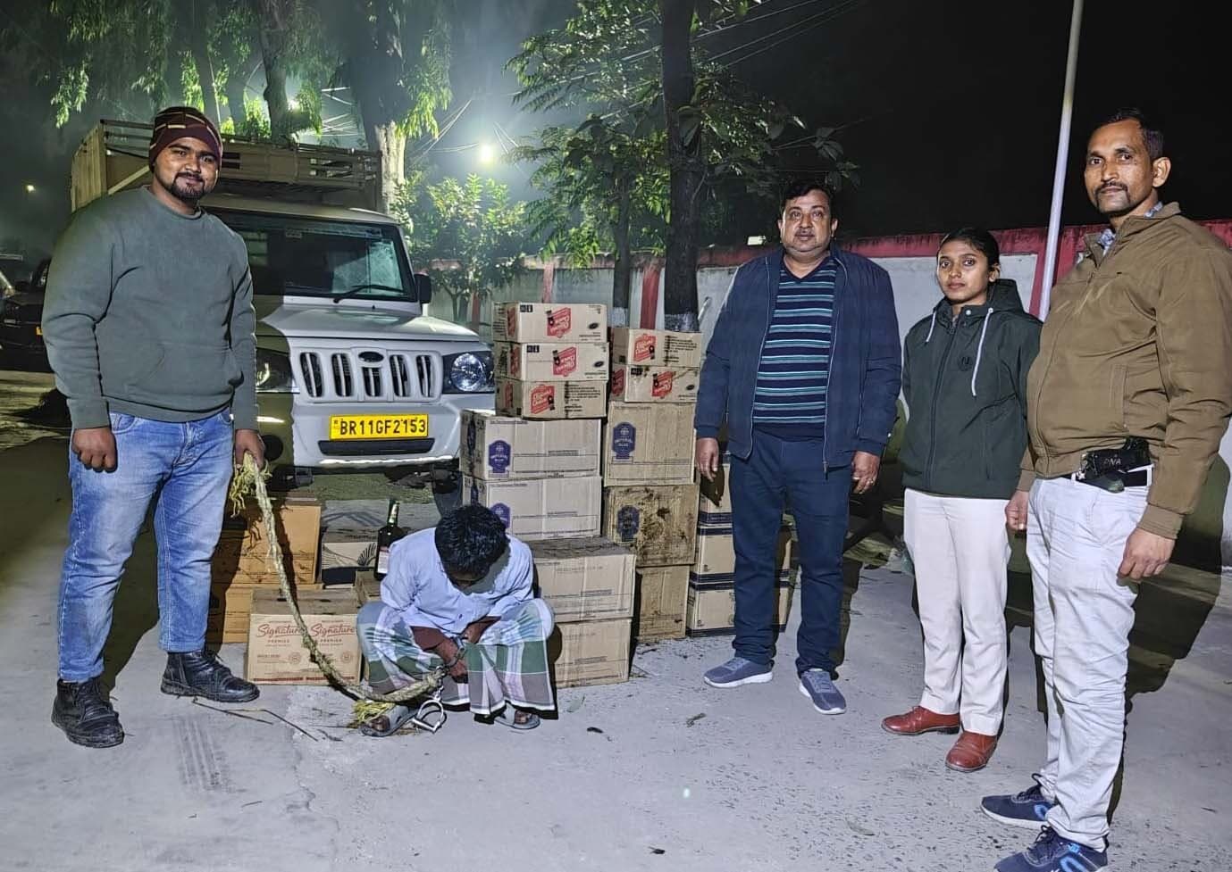 पिकअप गाड़ी से 274 लीटर शराब बरामद, चालक गिरफ्तार