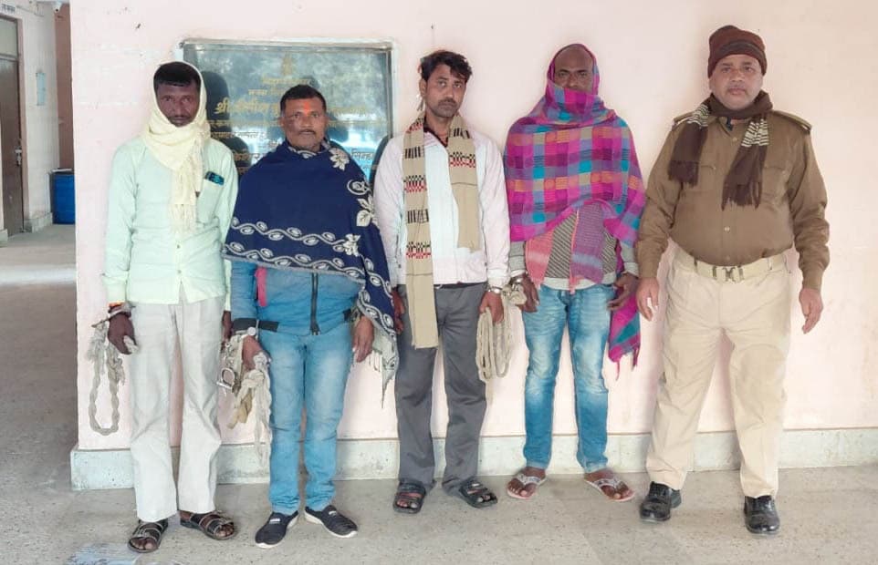 चार पियक्कड़ गिरफ्तार