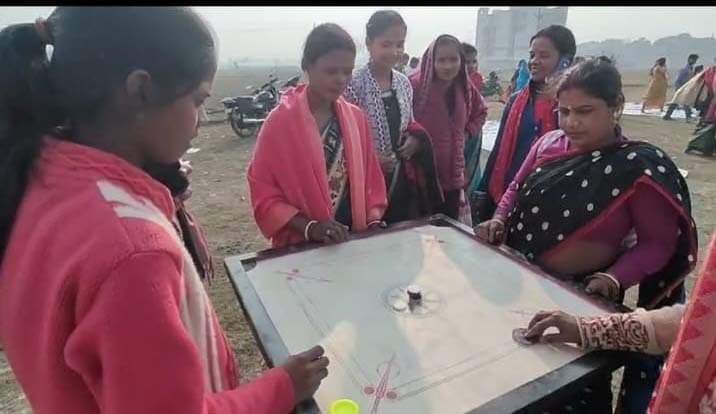 जीविका दीदियों ने कैरम, क्रिकेट-बैडमिंटन में दिखाया कौशल