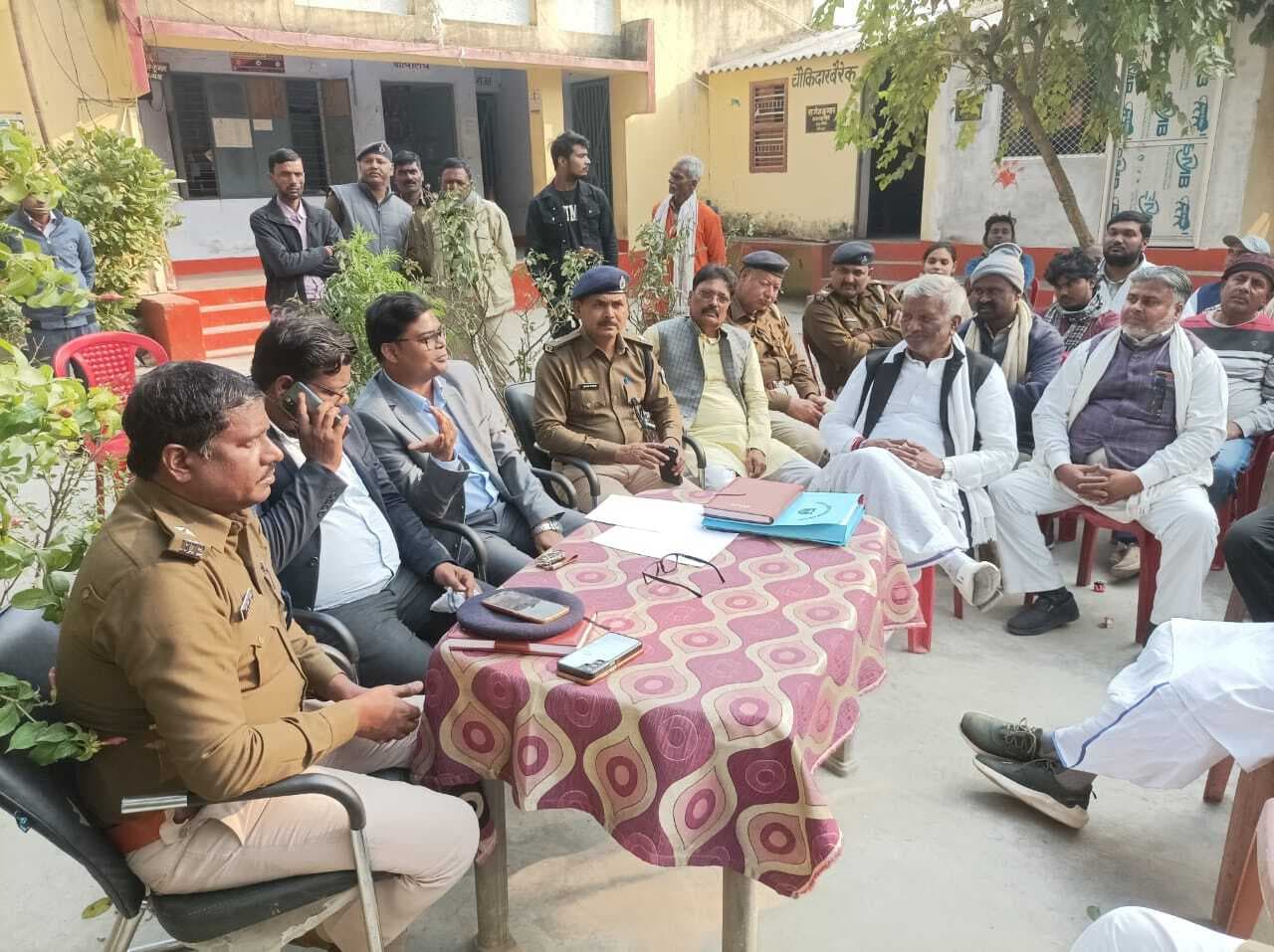 सभी पूजा स्थलों पर समितियों को लाइसेंस बनाने का निर्देश