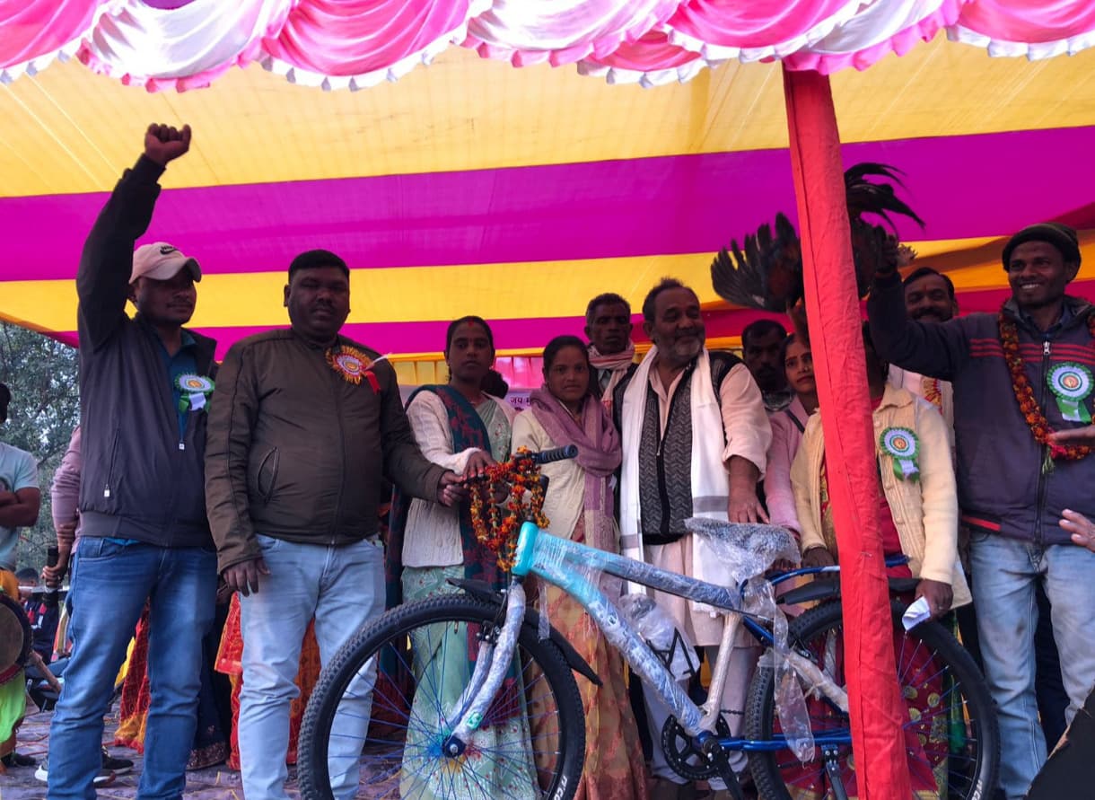 सिल्ली के ठिंग ठिंग पाखना में लगा नागदेवता मूंगा बुरु टुसू मेला