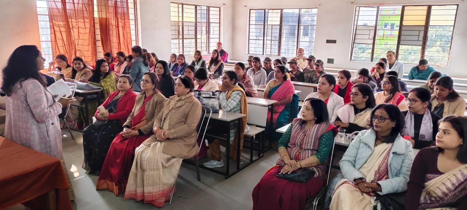 Deoghar News : महिला संसद के अभ्यास सत्र में पक्ष-विपक्ष में दिखी संसदीय गरिमा