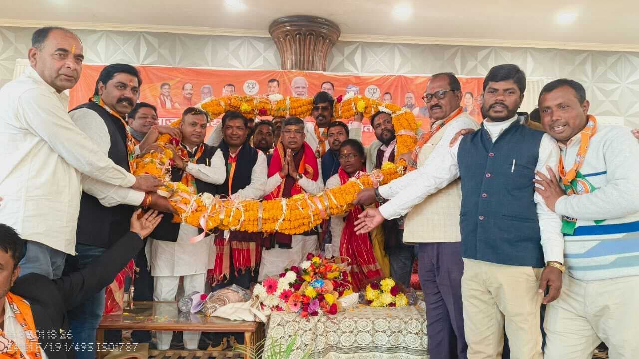 राजनीति नहीं, लोगों की सेवा करना मेरा लक्ष्य : प्रो आदित्य साहू