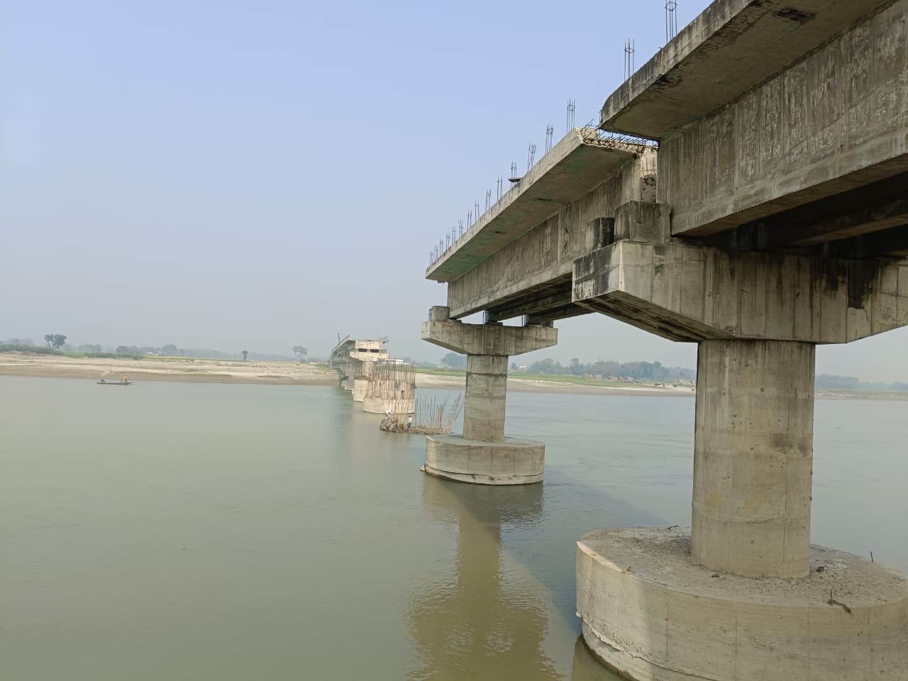 तीन वर्षों से अधूरा बागमती पुल, दियारा क्षेत्र के लोगों का इंतजार हुआ लंबा