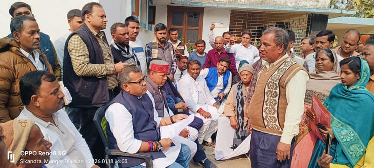 सिकंदरा में सांसद अरुण भारती ने सुनीं लोगों की समस्याएं