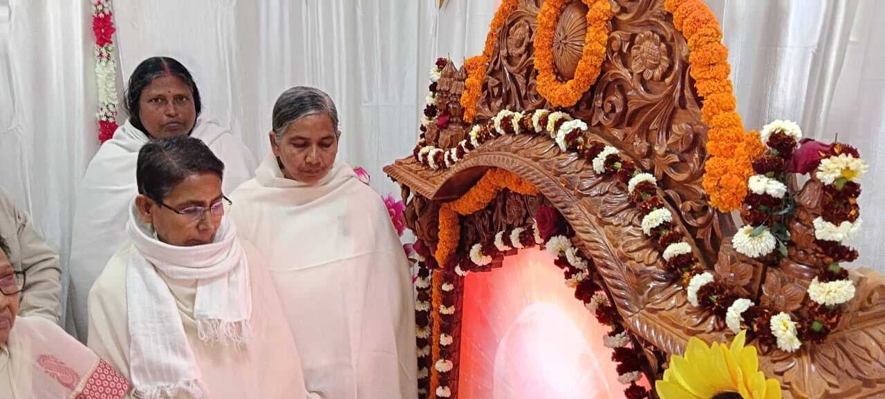 Madhubani News : प्रजापिता ब्रह्मा का पुण्य स्मृति विश्व शांति दिवस के रूप में मना