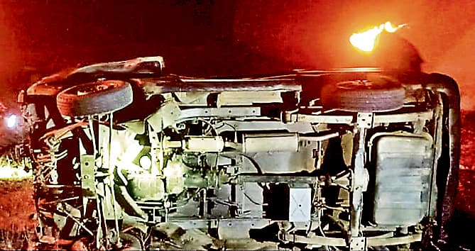 Bokaro News : हाथी ने सब्जी विक्रेता को कार से खींच कर मार डाला