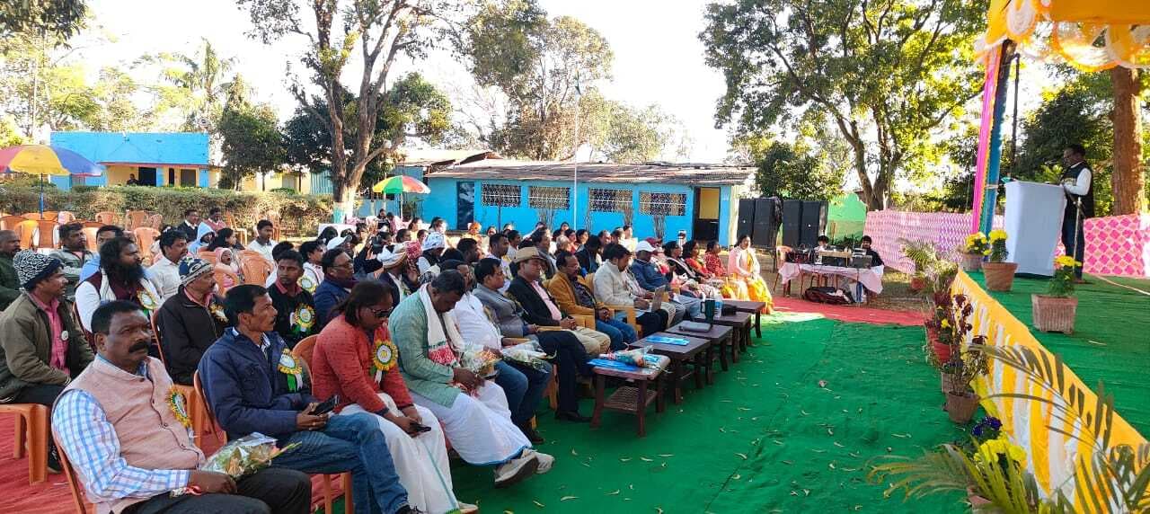Chaibasa News : महिलाओं को पैतृक संपत्ति में अधिकार नहीं