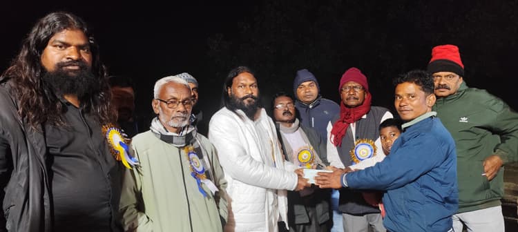 East Singhbhum News : केशरपुर की टुसू अव्वल, पुरस्कार के रूप में छह हजार नकद मिले